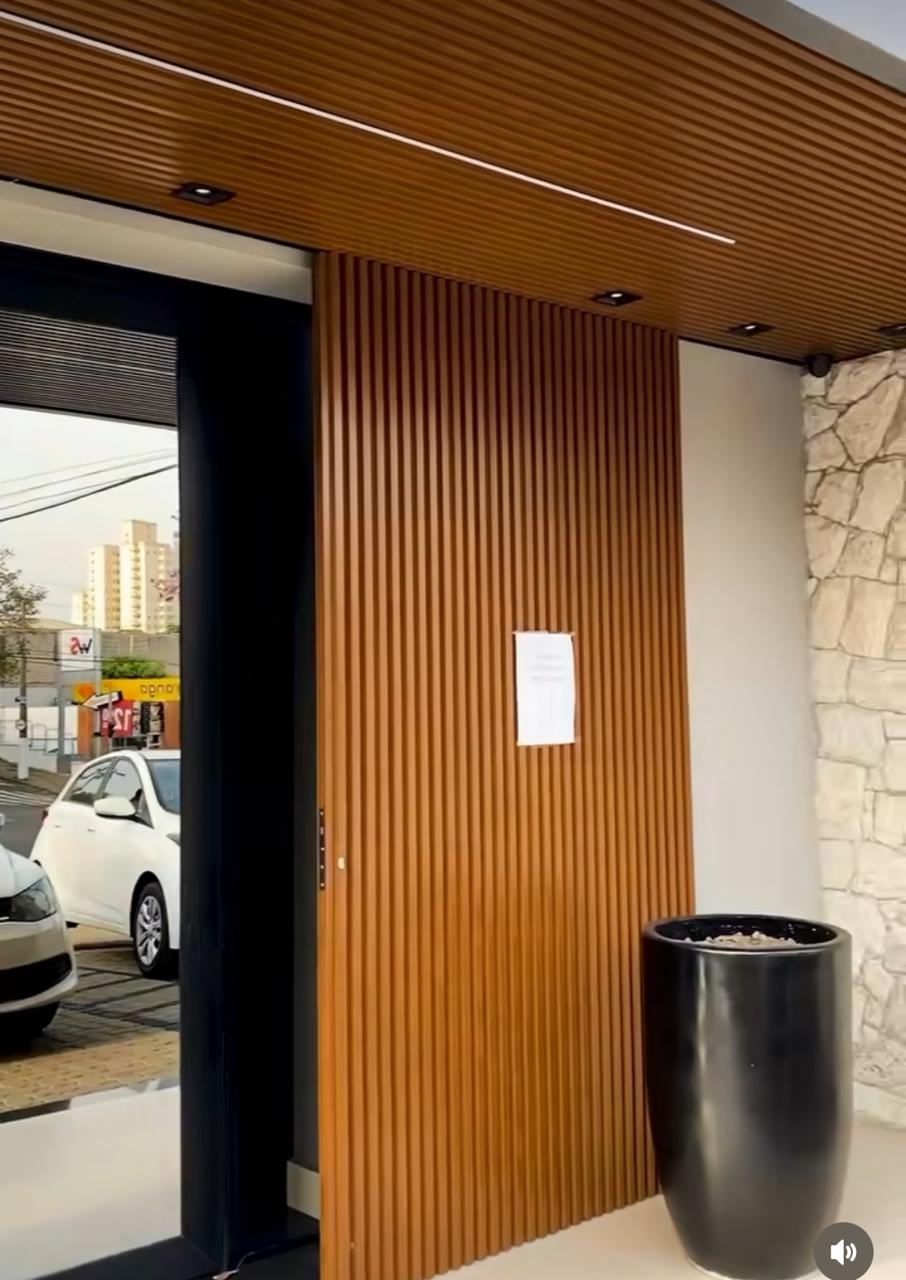 Painéis de Alumínio Ripado